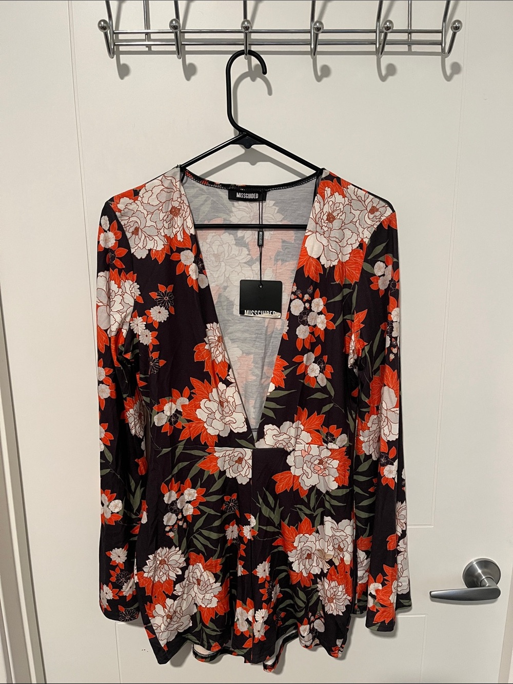 Missguided Deep Plunge V-Neck Floral Romper Bohemian Festival Concert Vacation